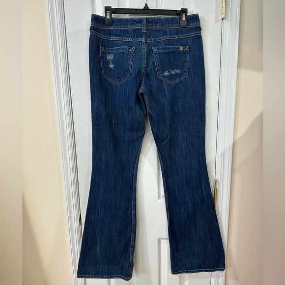 Distressed BEBE jeans - Picture 5 of 5